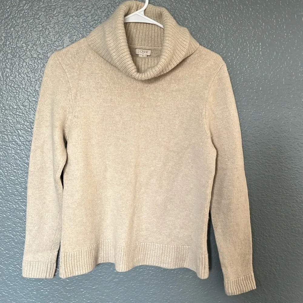 J. Crew// Wool Blend Sweater• size medium•